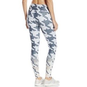 Alo yoga pixel leggings small